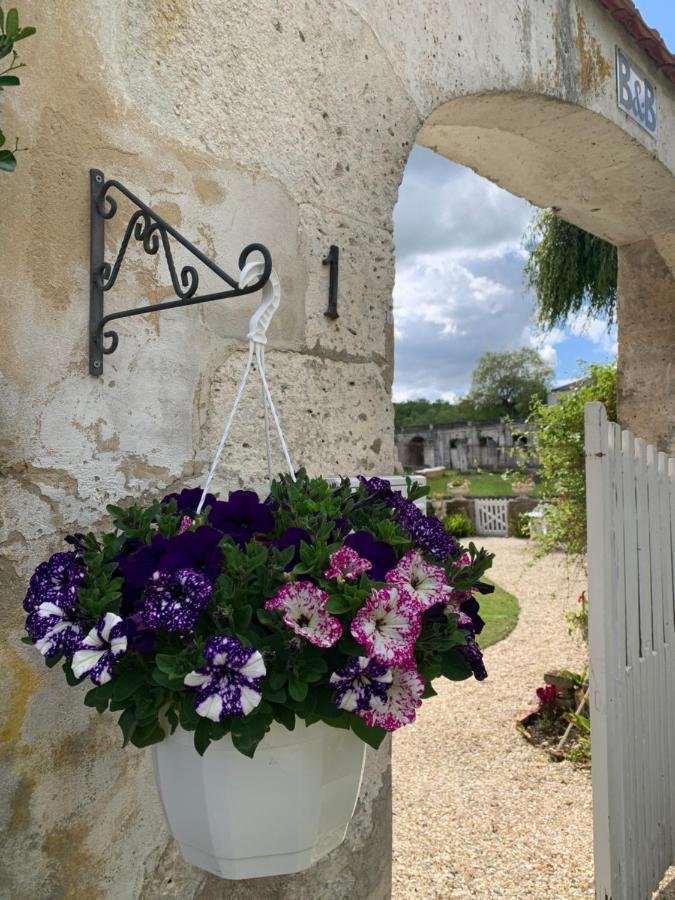 La Maison Du Pont La Rochebeaucourt-et-Argentine Eksteriør billede